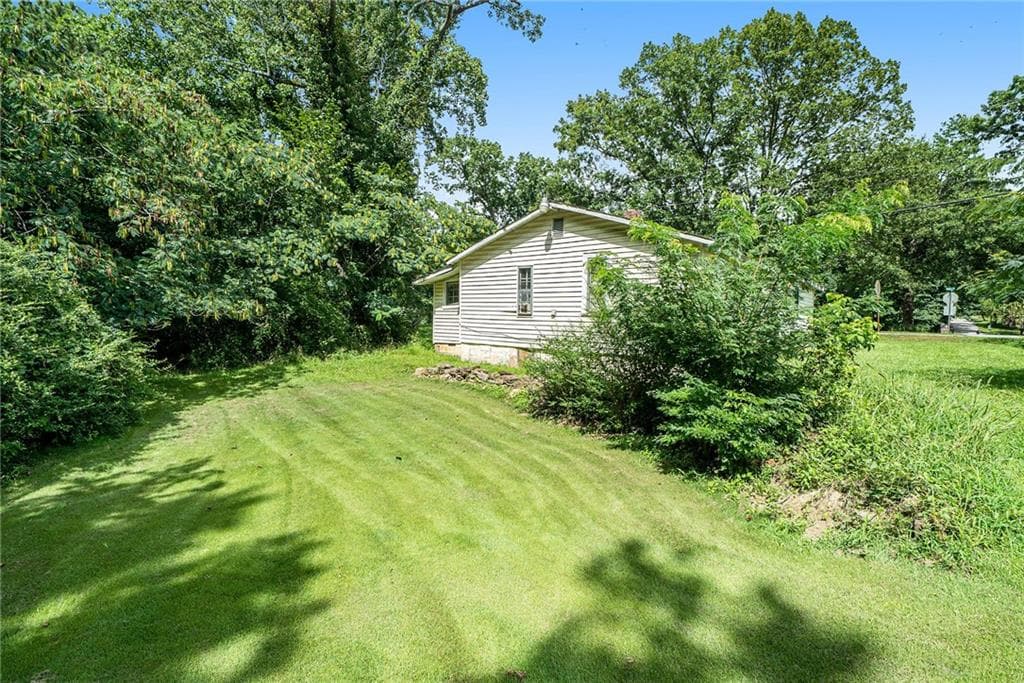 2 bedroom, 1 bathroom, 1,034 sq ft single family residence for sale at 155 TYE Street, Stockbridge, GA 30281 — photo 5