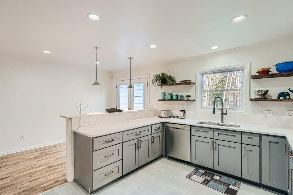 5 bedroom, 3 bathroom, 3,800 sq ft single family residence for rent at 4438 Glengary Drive, Atlanta, GA 30342 for $9,500 a month — photo 5