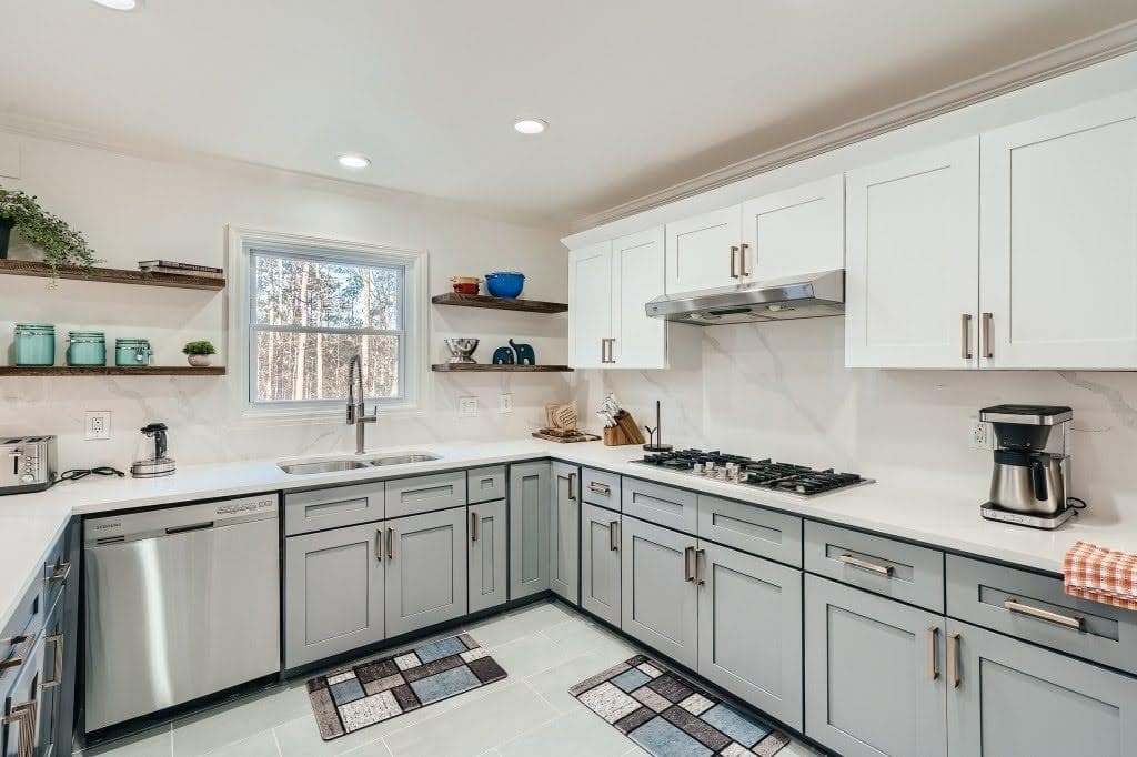 5 bedroom, 3 bathroom, 3,800 sq ft single family residence for rent at 4438 Glengary Drive, Atlanta, GA 30342 for $9,500 a month — photo 6
