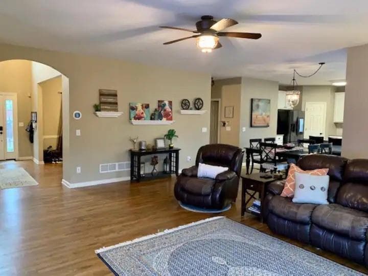 4 bedroom, 3 bathroom, 3,026 sq ft single family residence for rent at 3308 ELLSMERE Trace, Marietta, GA 30062 for $6,560 a month — photo 3