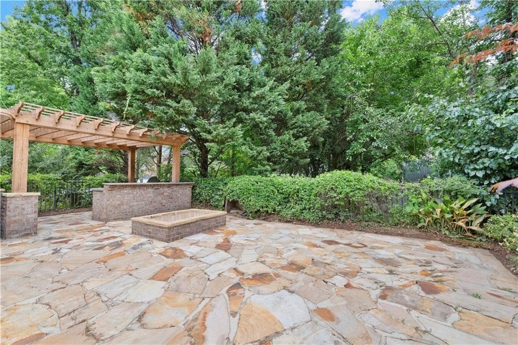 4 bedroom, 5 bathroom single family residence for rent at 86 W Belle Isla Road, Atlanta, GA 30342 for $8,600 a month — photo 6