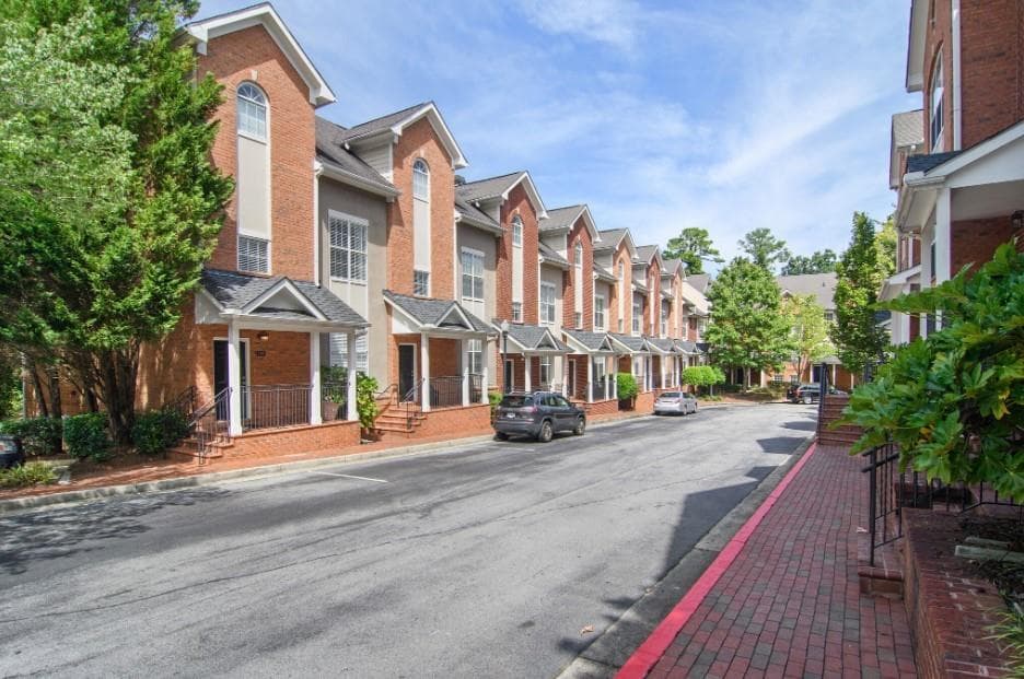 3 bedroom, 3 bathroom townhouse for rent at 100 Ladson Court 0914, Decatur, GA 30033 for $2,996 a month — photo 9