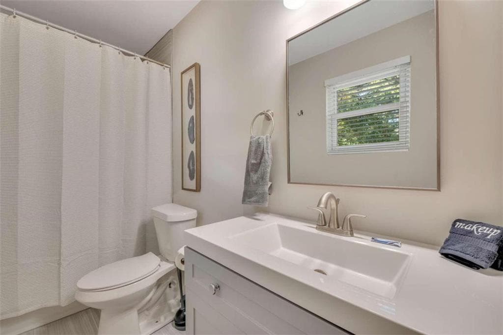 4 bedroom, 2 bathroom single family residence for rent at 165 Bentley Parkway, Woodstock, GA 30188 for $5,995 a month — photo 9