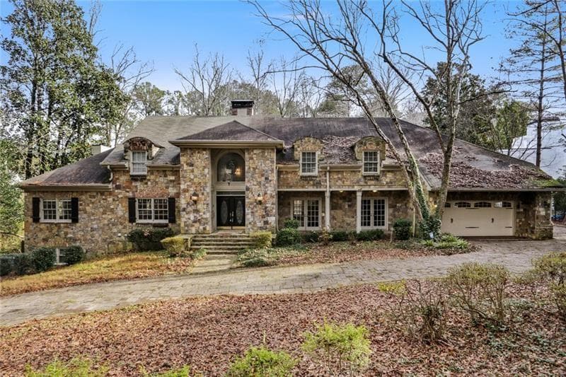 6 bedroom, 6 bathroom single family residence sold at 3885 Northside Drive, Atlanta, GA 30342