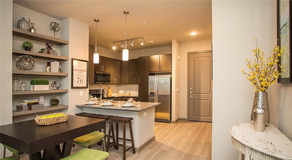 1 bedroom, 1 bathroom, 711 sq ft apartment for rent at 464 Bishop Street 01-606, Atlanta, GA 30318 for $1,585 a month — photo 2