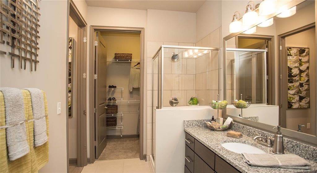 1 bedroom, 1 bathroom, 711 sq ft apartment for rent at 464 Bishop Street 01-606, Atlanta, GA 30318 for $1,585 a month — photo 4
