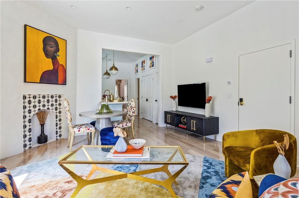 2 bedroom, 3 bathroom, 1,400 sq ft townhouse for rent at 970 Charles Allen Drive B, Atlanta, GA 30309 for $3,750 a month — photo 4