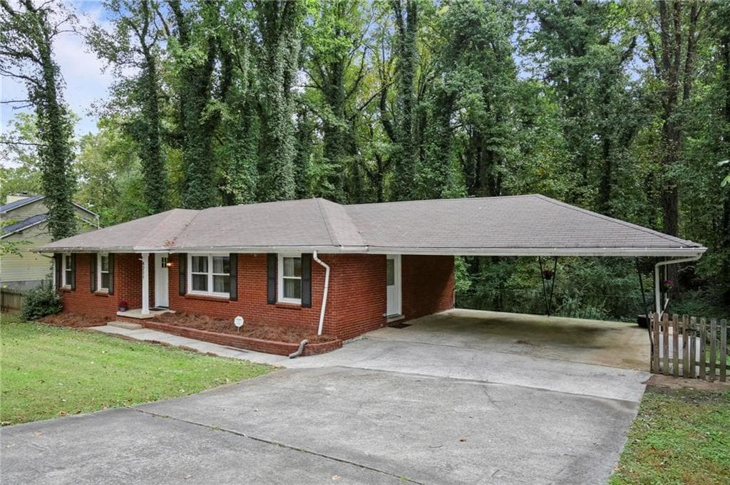 3 bedroom, 3 bathroom, 1,993 sq ft single family residence sold at 4211 King Springs Road, Smyrna, GA 30082