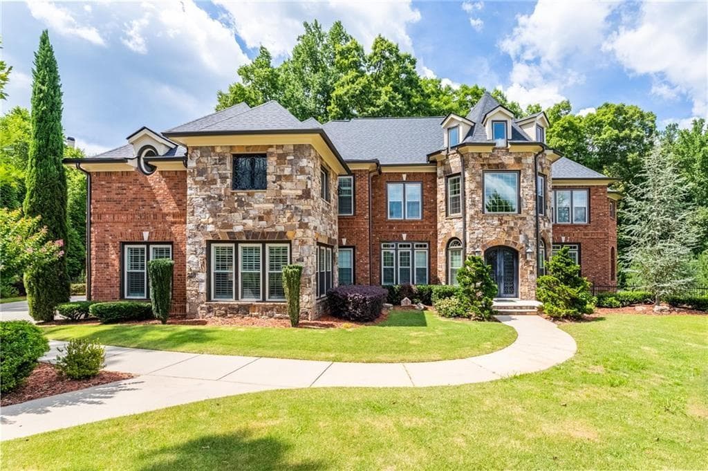 560 Grimsby Court, Suwanee, GA 30024 — most recent listing photo