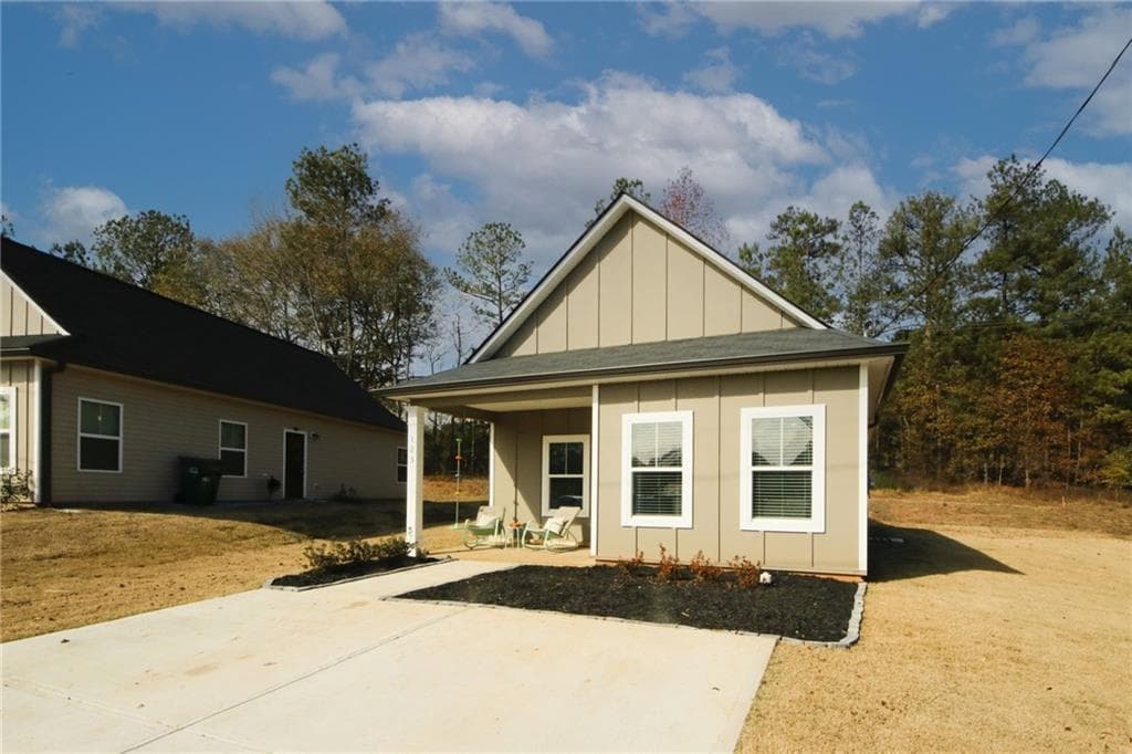 3 bedroom, 2 bathroom, 1,025 sq ft single family residence for rent at 123 Chalfont Circle, Carrollton, GA 30117 for $1,650 a month — photo 2