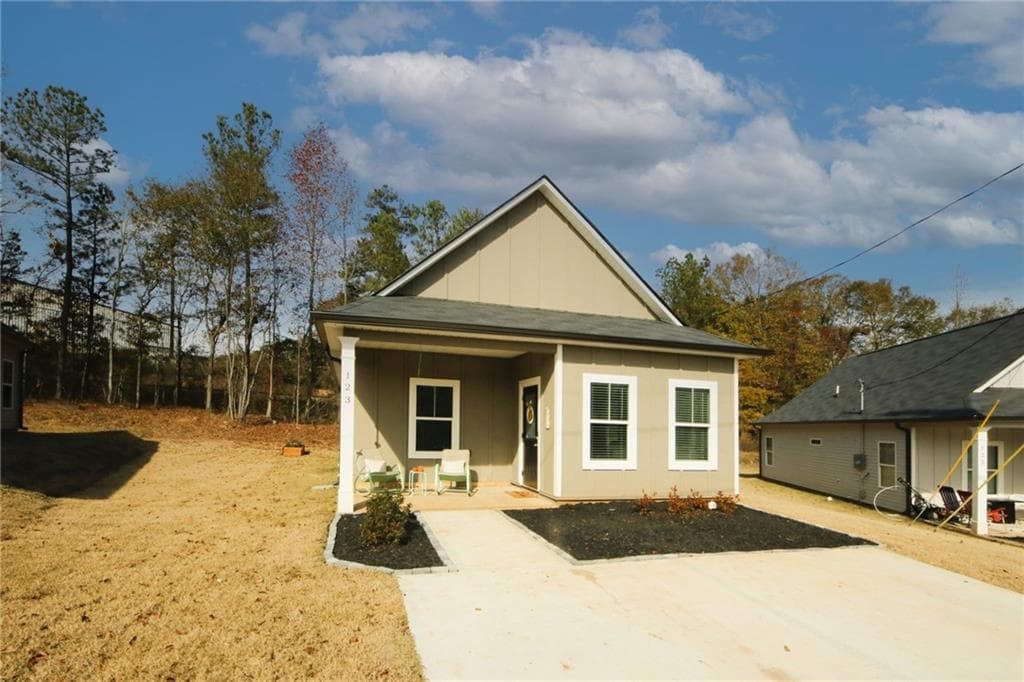 3 bedroom, 2 bathroom, 1,025 sq ft single family residence for rent at 123 Chalfont Circle, Carrollton, GA 30117 for $1,650 a month — photo 3