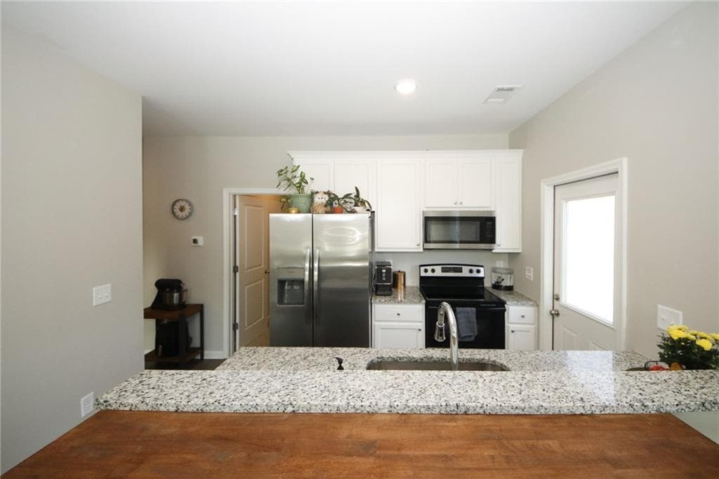 3 bedroom, 2 bathroom, 1,025 sq ft single family residence for rent at 123 Chalfont Circle, Carrollton, GA 30117 for $1,650 a month — photo 10