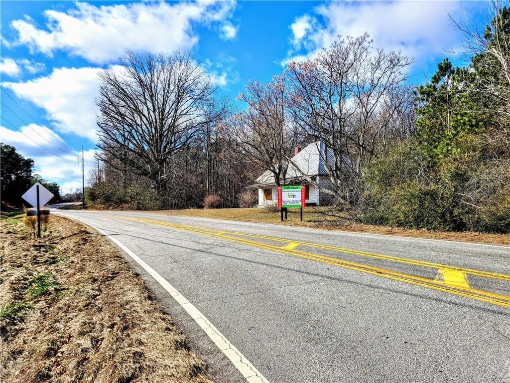 3 bedroom, 1 bathroom other under contract at 192 Old Peachtree, Suwanee, GA 30024 — photo 4