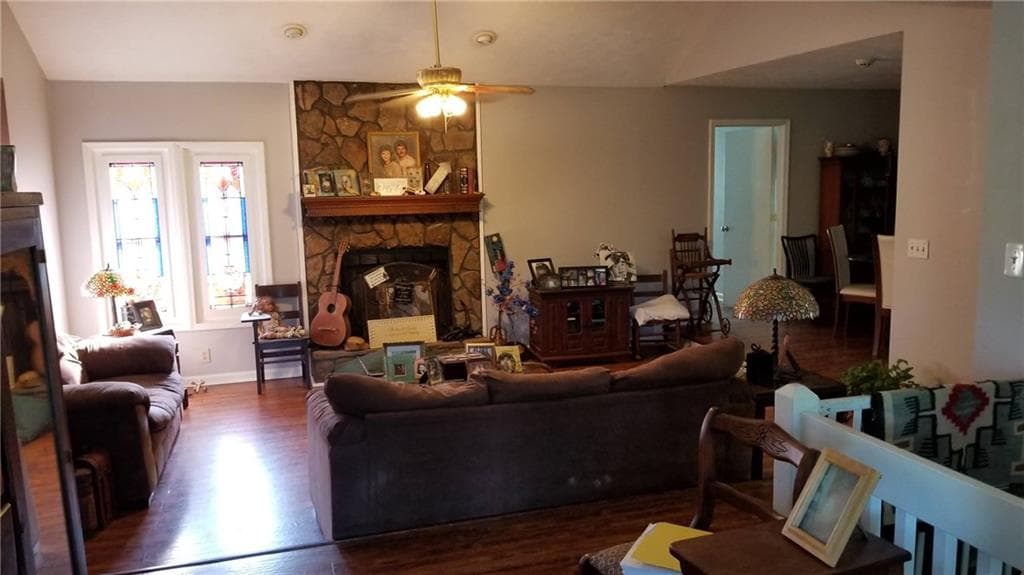 4 bedroom, 4 bathroom, 2,277 sq ft single family residence for sale at 2764 Gulledge Road, Dallas, GA 30132 — photo 4