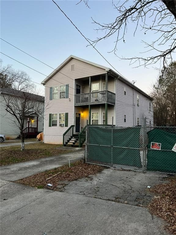 8 bedroom, 4 bathroom single family residence sold at 1009 Lawton Street, Atlanta, GA 30310