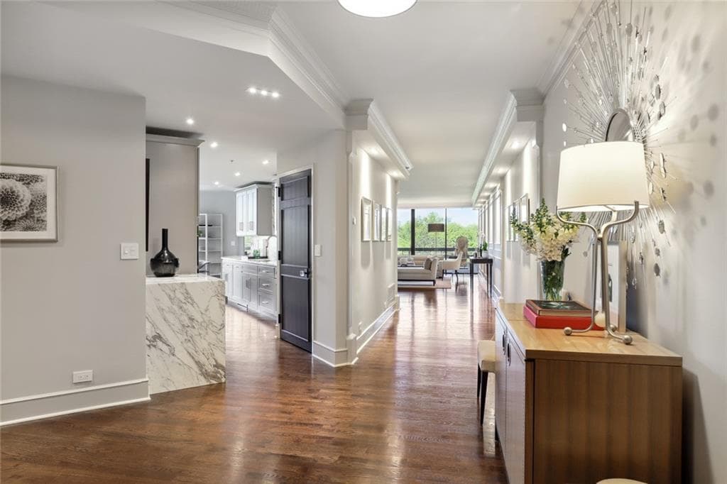 2 bedroom, 2 bathroom, 2,403 sq ft condominium sold at 2660 Peachtree Road 12C, Atlanta, GA 30305