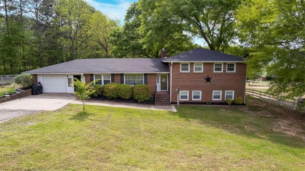 4 bedroom, 3 bathroom single family residence sold at 417 County Line Road, Fayetteville, GA 30215