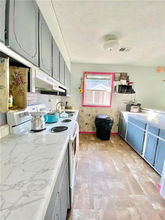 3 bedroom, 1 bathroom, 1,872 sq ft single family residence for sale at 1238 Mill St, Gainesville, GA 30501 — photo 3