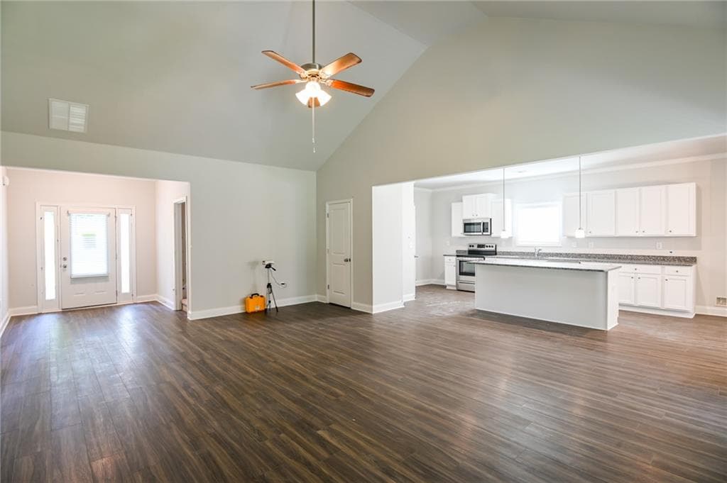 4 bedroom, 3 bathroom single family residence under contract at 1226 KNOWLES, Griffin, GA 30223 — photo 5