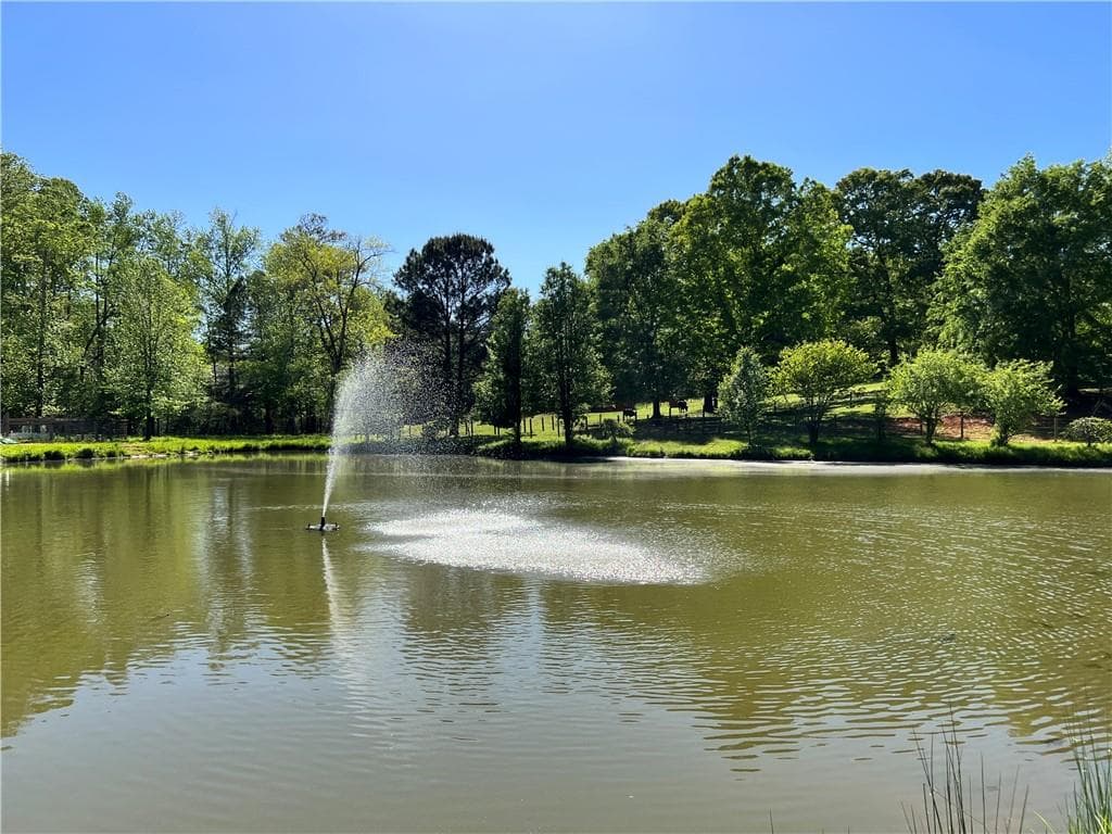 3 bedroom, 2 bathroom single family residence under contract at 6225 Collins Road, Acworth, GA 30101 — photo 3