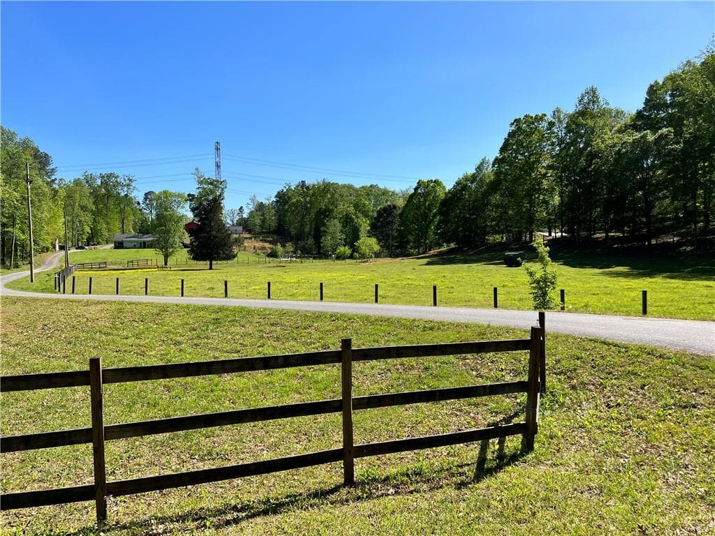 3 bedroom, 2 bathroom single family residence under contract at 6225 Collins Road, Acworth, GA 30101 — photo 9