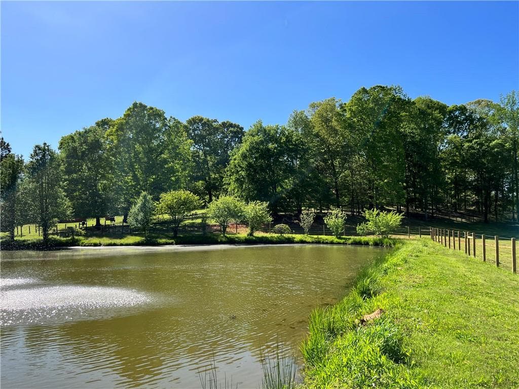 3 bedroom, 2 bathroom single family residence under contract at 6225 Collins Road, Acworth, GA 30101 — photo 5