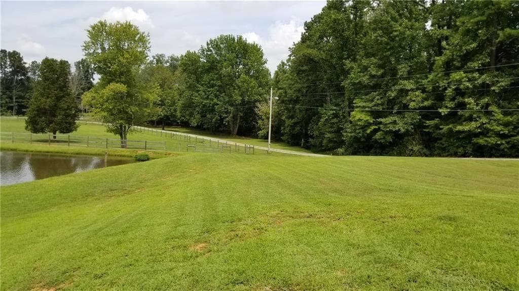 3 bedroom, 2 bathroom single family residence under contract at 6225 Collins Road, Acworth, GA 30101 — photo 6