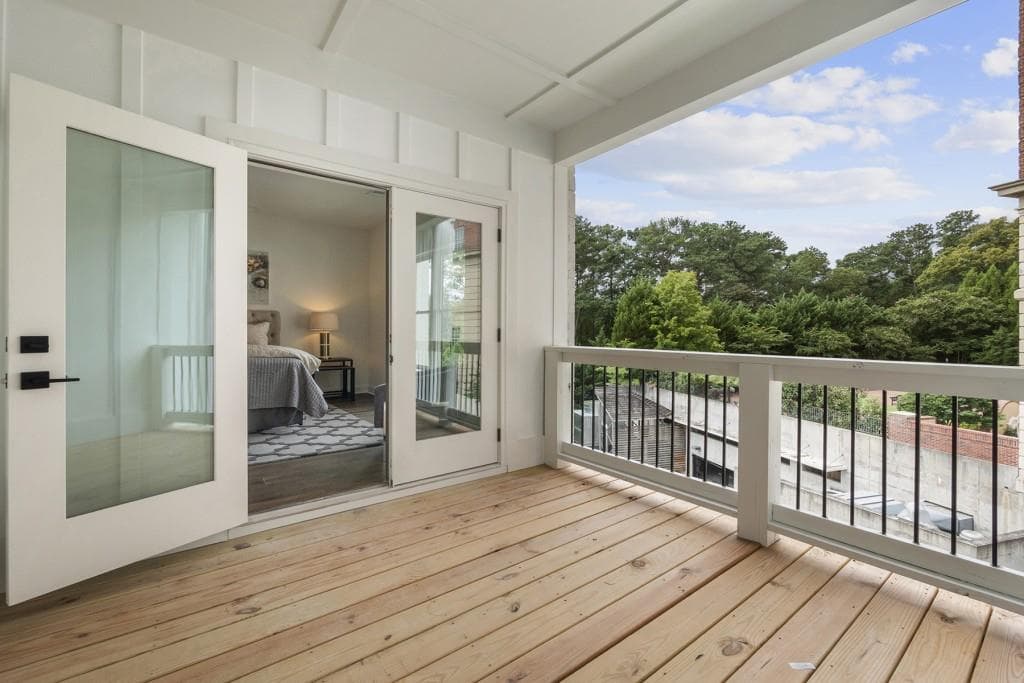 3 bedroom, 4 bathroom, 2,495 sq ft townhouse under contract at 3667 Peachtree Road 13, Atlanta, GA 30319 — photo 4
