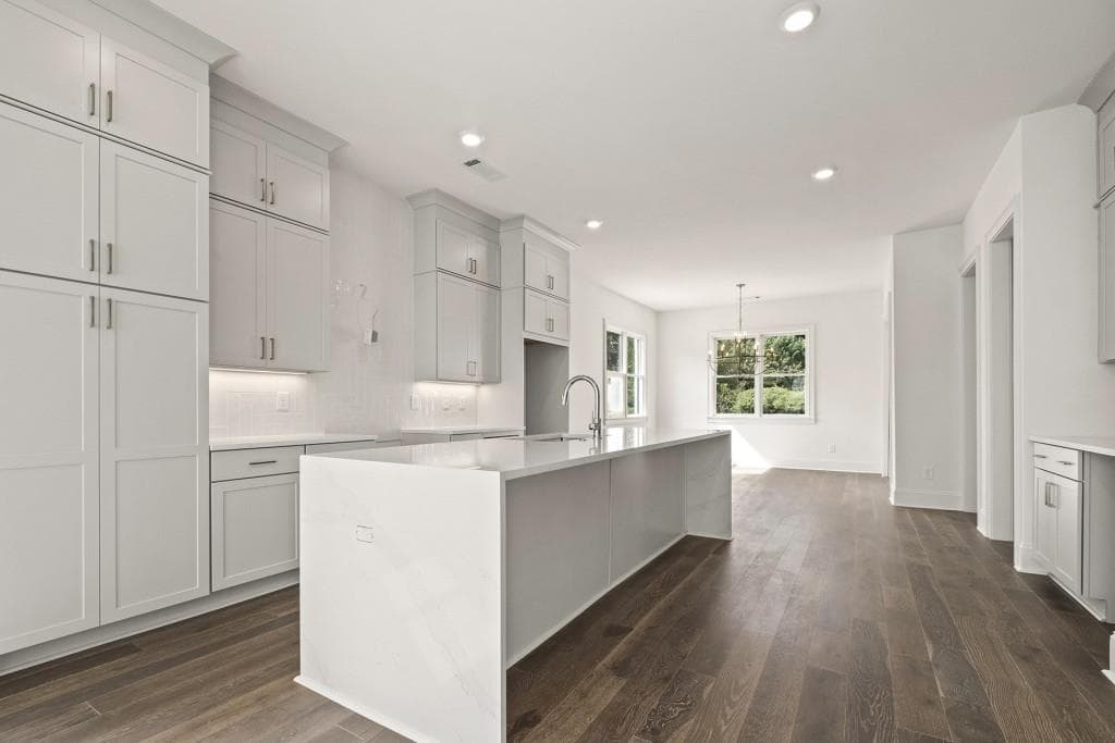 3 bedroom, 4 bathroom, 2,495 sq ft townhouse under contract at 3667 Peachtree Road 13, Atlanta, GA 30319 — photo 10