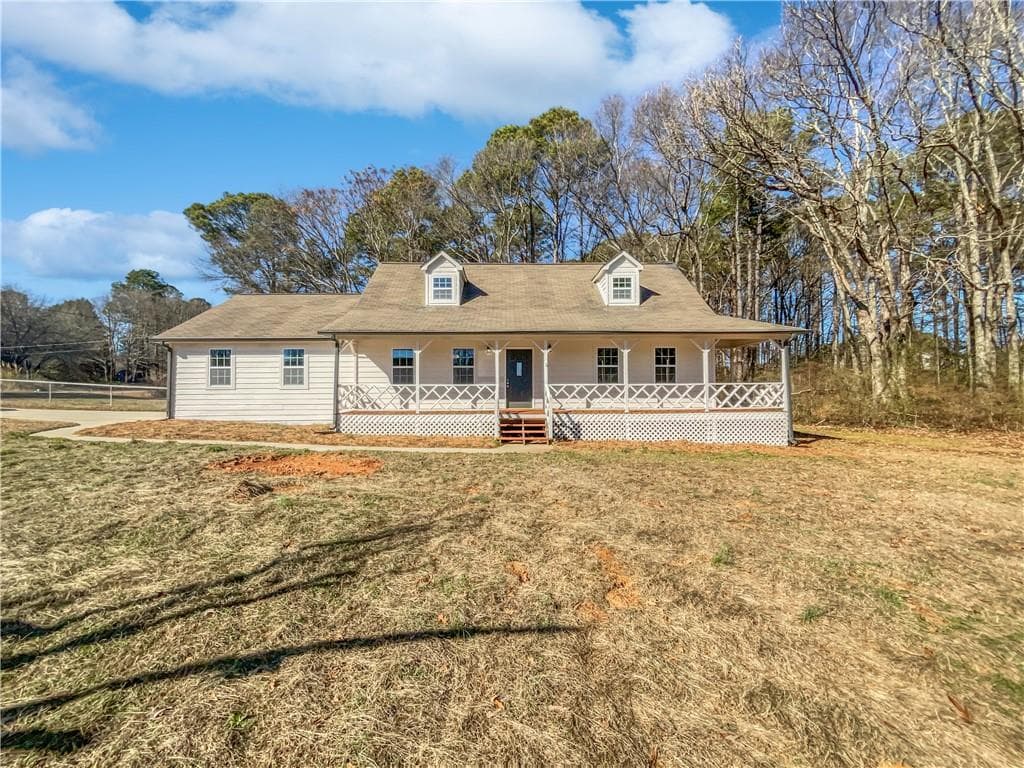 3 bedroom, 2 bathroom single family residence sold at 397 Phillips Drive, Monroe, GA 30656