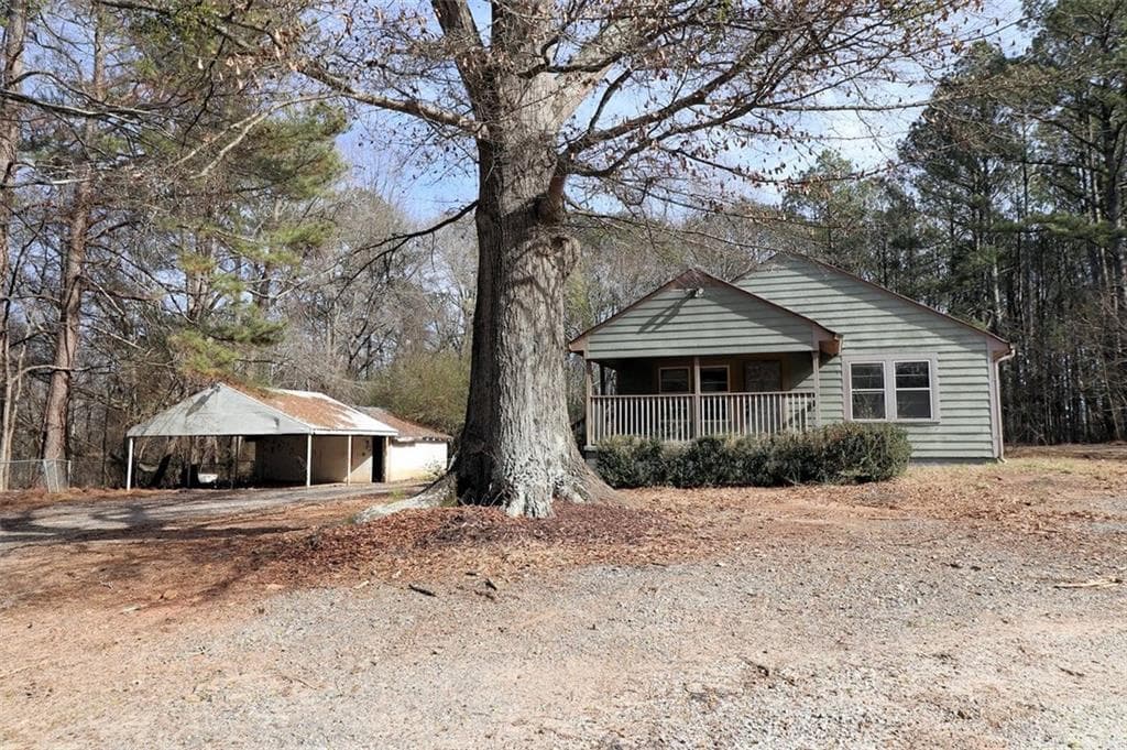 3 bedroom, 1 bathroom, 1,548 sq ft single family residence under contract at 3371 Villa Rica Highway, Dallas, GA 30157