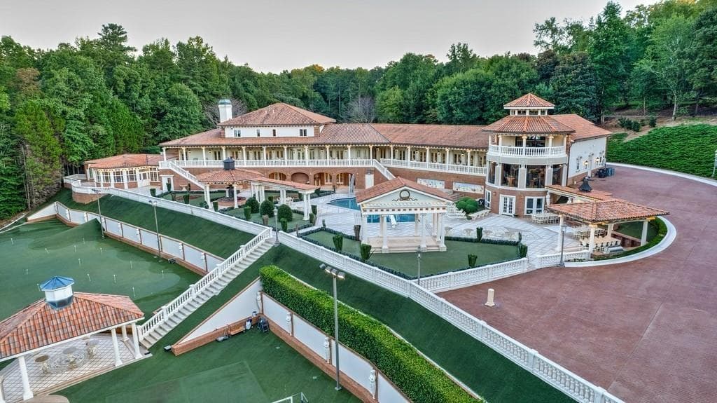 7 bedroom, 9 bathroom, 15,552 sq ft single family residence for sale at 5326 Presley Place, Douglasville, GA 30135 — photo 7