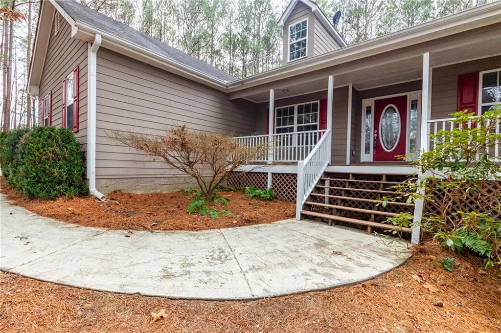 3 bedroom, 2 bathroom, 2,316 sq ft single family residence under contract at 1117 Campbell Road, Lawrenceville, GA 30045 — photo 5