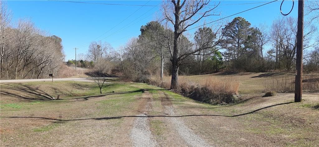 2 bedroom, 1 bathroom, 1,120 sq ft single family residence for sale at 11953 Henderson Mountain Road, Fairmount, GA 30139 — photo 4