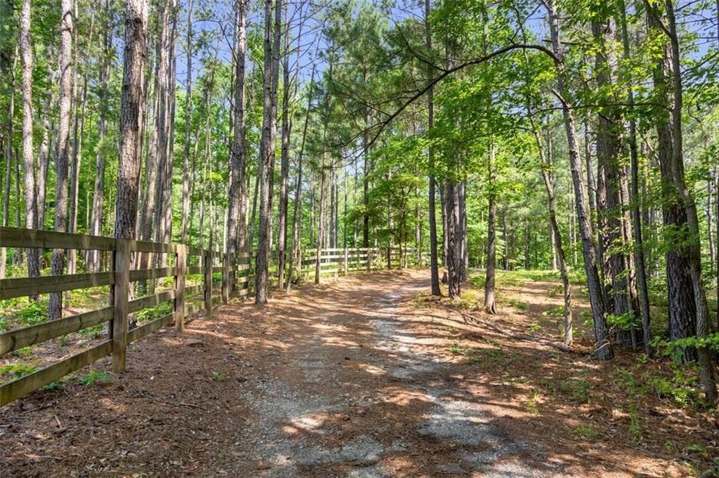 4 bedroom, 3 bathroom single family residence under contract at 3143 DEMOONEY Road, College Park, GA 30349 — photo 2