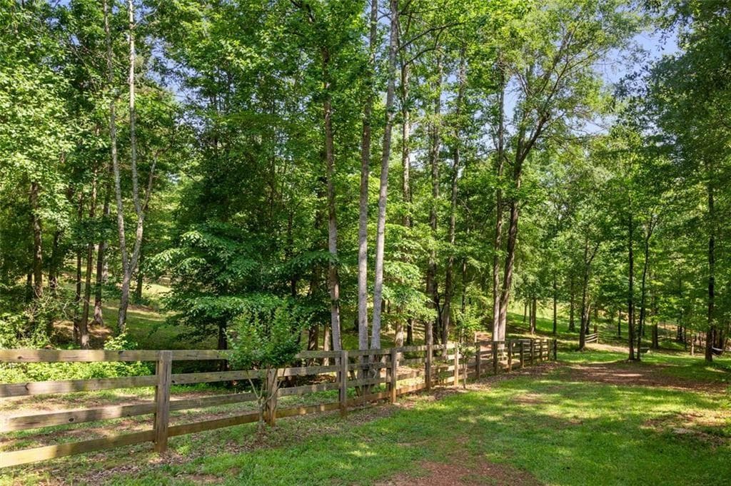 4 bedroom, 3 bathroom single family residence under contract at 3143 DEMOONEY Road, College Park, GA 30349 — photo 10