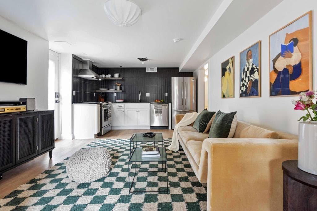 1 bedroom, 1 bathroom, 521 sq ft apartment for rent at 1085 Hardee Street B, Atlanta, GA 30307 for $1,995 a month — photo 3