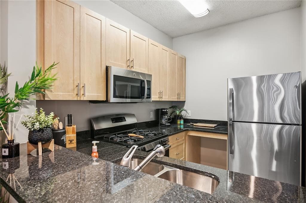3 bedroom, 2 bathroom apartment for rent at 2103 Asbury Square 2-144, Atlanta, GA 30346 for $2,339 a month — photo 1 of 18