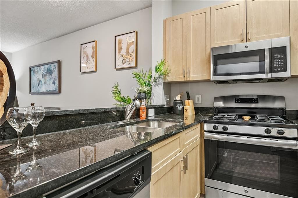 3 bedroom, 2 bathroom apartment for rent at 2103 Asbury Square 2-144, Atlanta, GA 30346 for $2,339 a month — photo 3