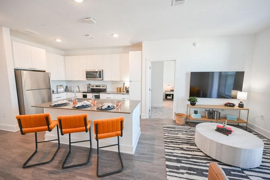 2 bedroom, 2 bathroom, 1,112 sq ft apartment for rent at 72 Milton Avenue 1200, Atlanta, GA 30315 for $2,078 a month — photo 2