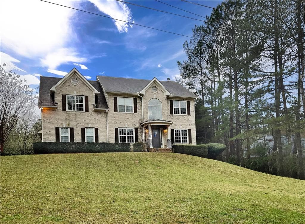 5 bedroom, 4 bathroom single family residence sold at 210 Crestwood Road, Tyrone, GA 30290