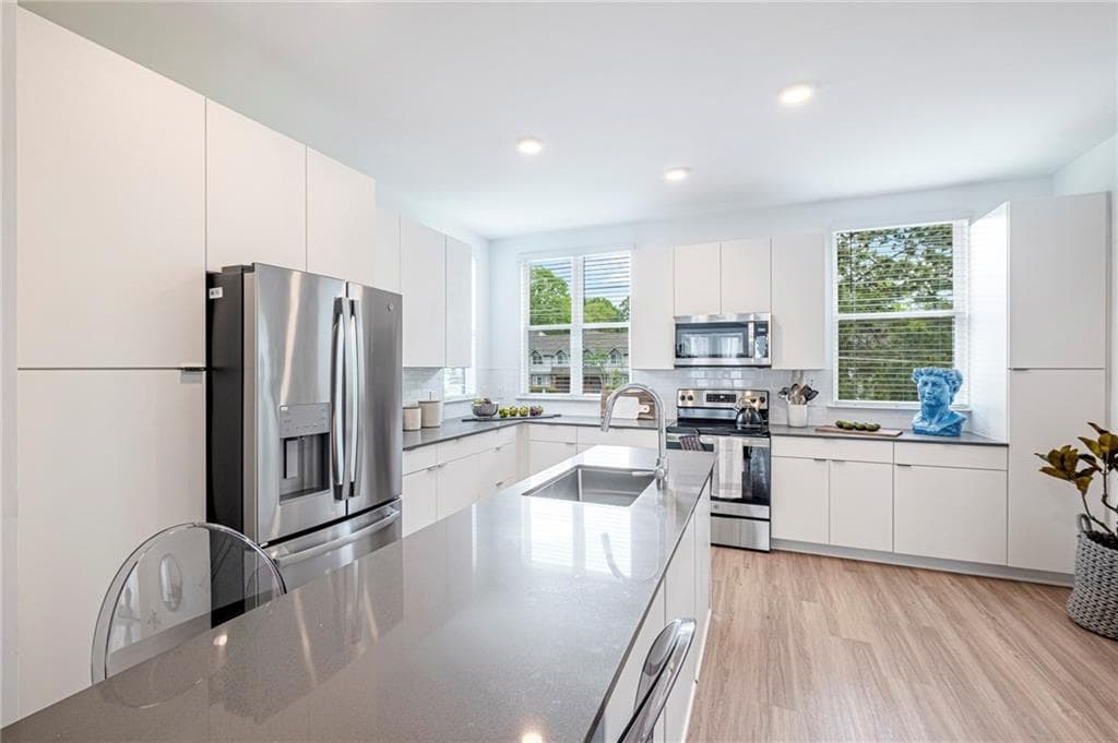 2 bedroom, 3 bathroom apartment for rent at 72 Milton Avenue 1206, Atlanta, GA 30315 for $2,621 a month — photo 2