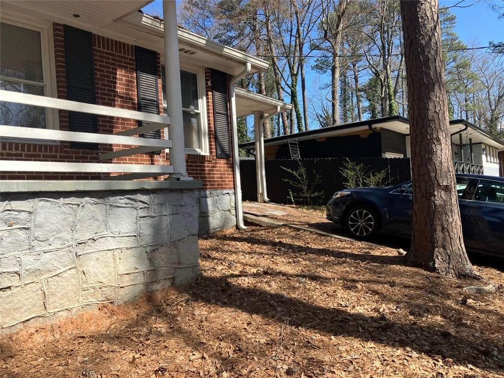 3 bedroom, 2 bathroom, 1,144 sq ft single family residence under contract at 3494 BROOKFIELD Lane, Decatur, GA 30032 — photo 2