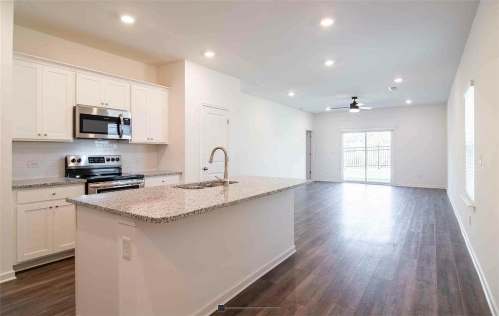 3 bedroom, 2 bathroom, 1,520 sq ft apartment for rent at 12006 Crosswicks Road 51, Union City, GA 30291 for $2,687 a month — photo 2