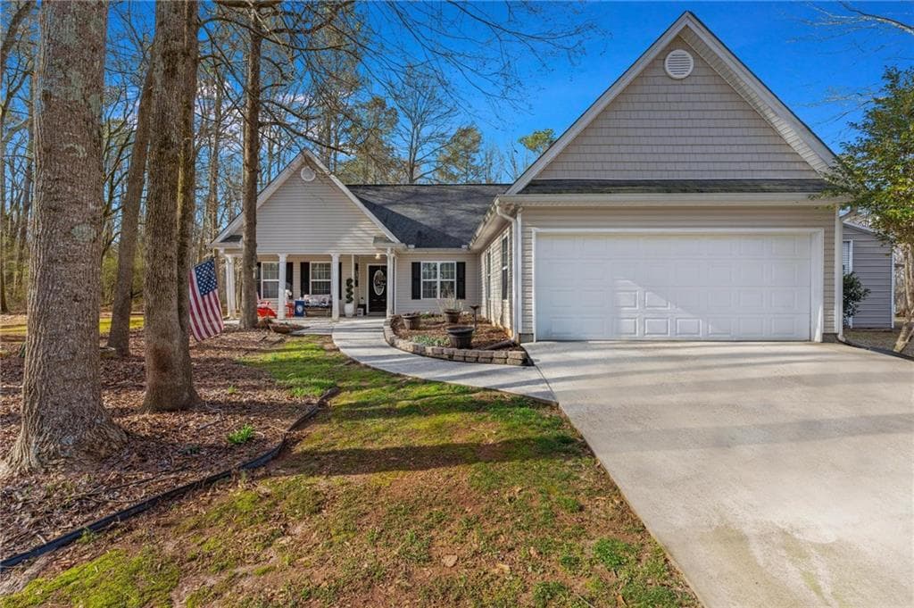 3 bedroom, 3 bathroom, 1,892 sq ft single family residence under contract at 541 Grove Level Road, Commerce, GA 30529