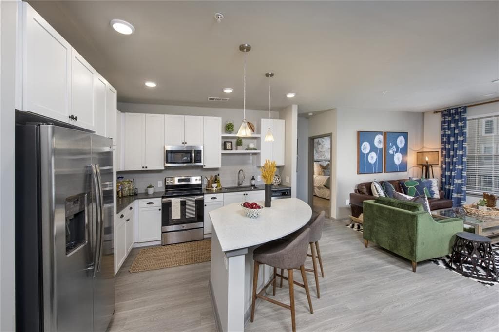 2 bedroom, 2 bathroom, 1,046 sq ft apartment for rent at 6919 Peachtree Dunwoody Road 104, Sandy Springs, GA 30328 for $2,049 a month — photo 1 of 41