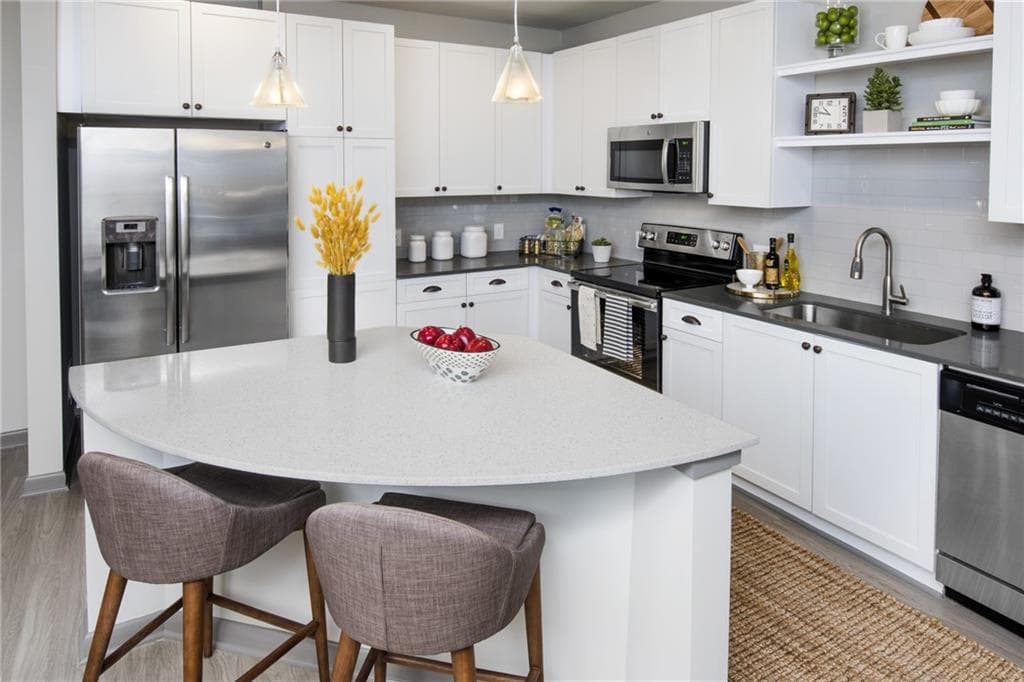 2 bedroom, 2 bathroom, 1,046 sq ft apartment for rent at 6919 Peachtree Dunwoody Road 104, Sandy Springs, GA 30328 for $2,049 a month — photo 3