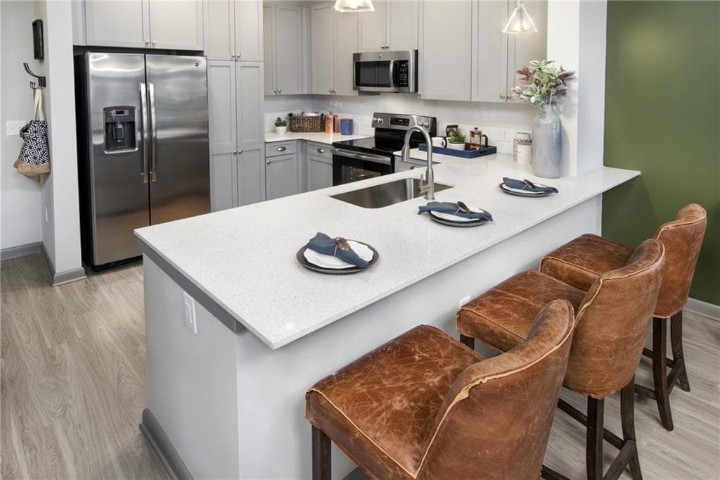 2 bedroom, 2 bathroom, 1,046 sq ft apartment for rent at 6919 Peachtree Dunwoody Road 104, Sandy Springs, GA 30328 for $2,049 a month — photo 5