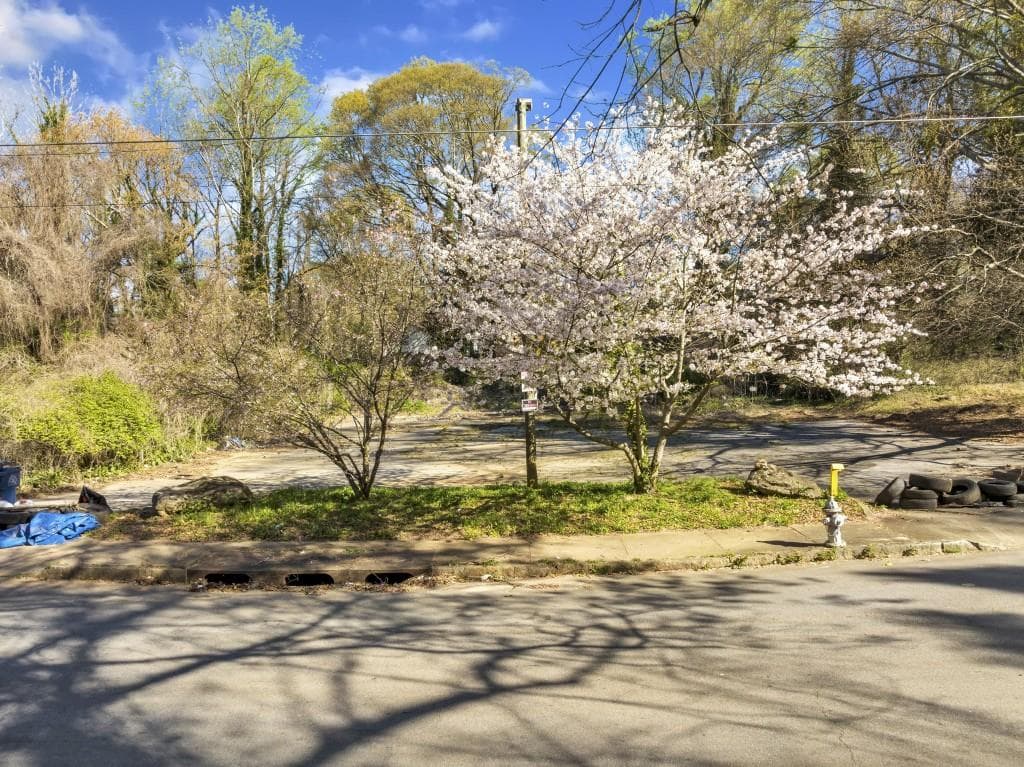 single family residence sold at 1075 Osborne Street, Atlanta, GA 30310