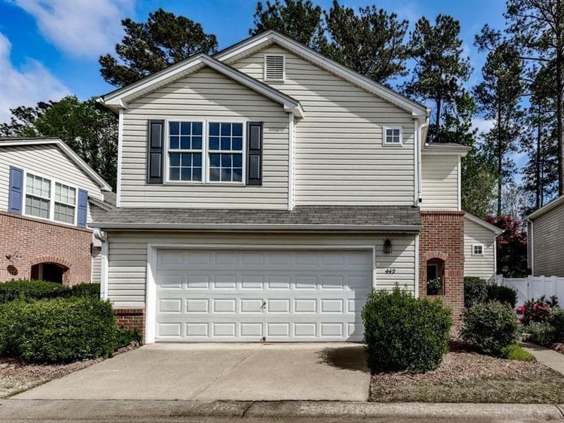 3 bedroom, 3 bathroom, 1,271 sq ft single family residence sold at 449 W OAKS Trail, Woodstock, GA 30188